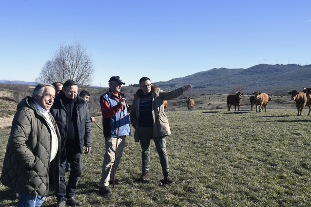 El conselleiro do Medio Rural, José González, en Montederramo (Ourense).