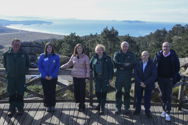 La Conselleira de Medio Ambiente, Territorio e Vivenda, Ángeles Vázquez, en O Grove (Pontevedra).