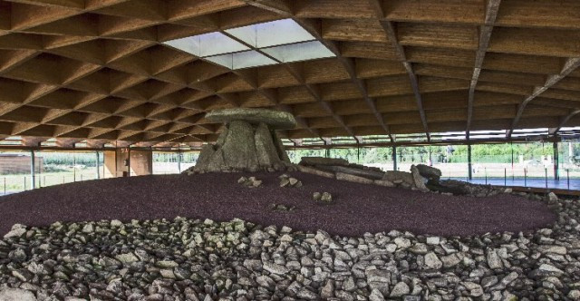 AGE pretende rescatar o Dolme de Dombate dunha xestión deficiente