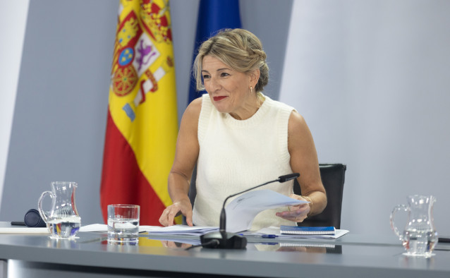 Archivo - La vicepresidenta segunda y ministra de Trabajo y Economía Social, Yolanda Díaz, durante una rueda de prensa posterior al Consejo de Ministros, a 10 de enero de 2023, en Madrid.