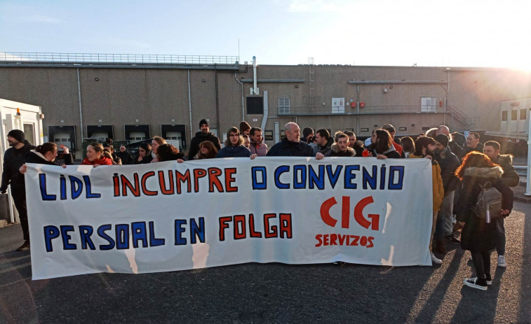 La CIG lleva a Lidl ante Inspección de Trabajo por vulnerar el derecho a la huelga de sus trabajadores de Narón
