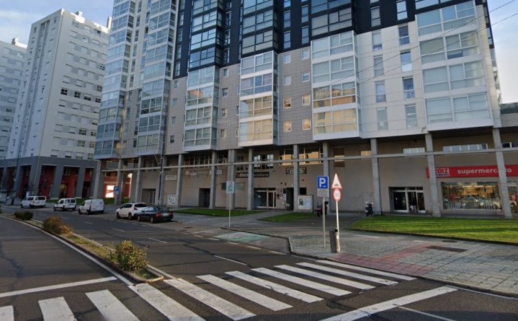 Una niña resulta herida al ser atropellada en Vigo por un coche que salía de un garaje