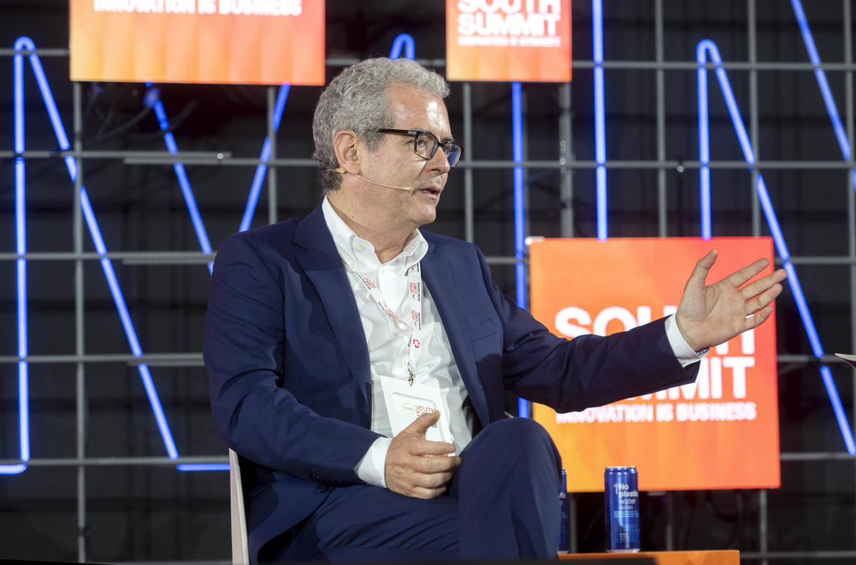 Archivo - El expresidente de la Ejecutiva de Inditex, Pablo Isla, durante una charla en la primera jornada del South Summit Madrid 2022, en La Nave de Madrid, a 8 de junio de 2022, en Madrid.