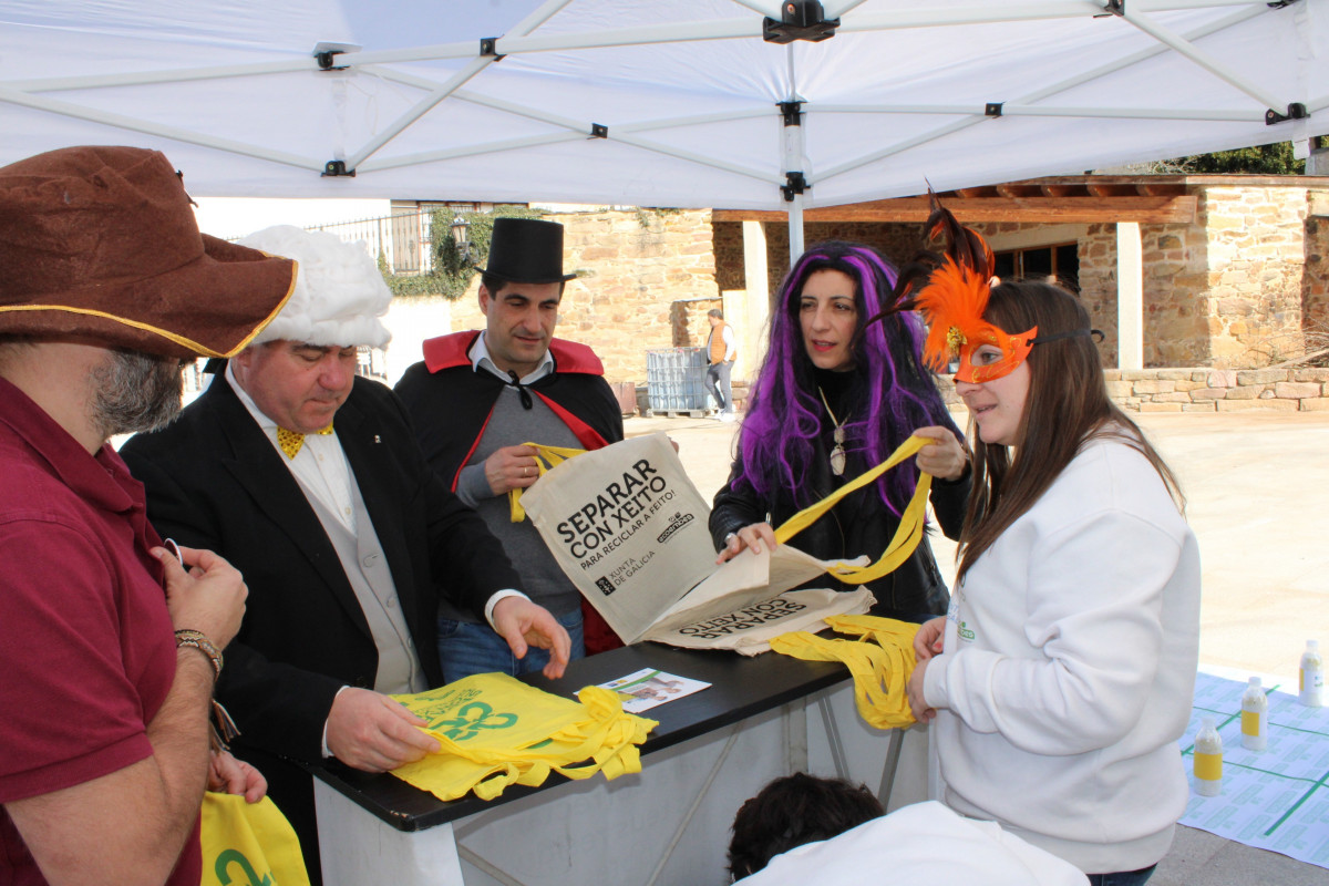 La conselleira de Medio Ambiente, Territorio e Vivenda, Ángeles Vázquez, en Laza (Ourense).