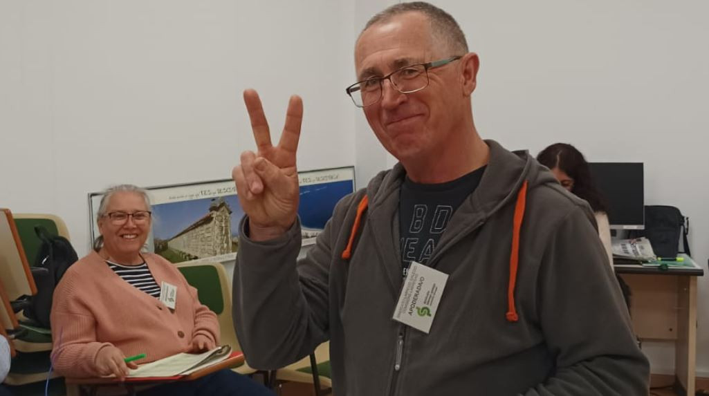 El representante del SLG Samuel Formoso votando en las elecciones para #CarnedeVacu00fandeGalicia