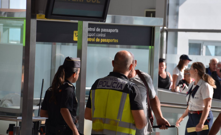 Cambios en Aena: los pasajeros no tendrán que enseñar sus líquidos y portátiles en los aeropuertos