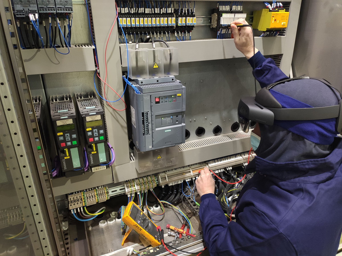 Uso de HoloLens en la planta del Grupo en Arteixo