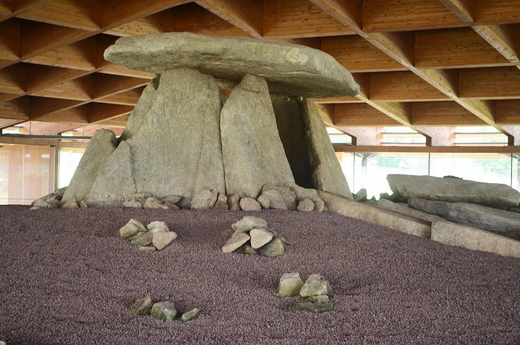 ​Salvemos Cabana suma argumentos para un cambio na xestión do Dolme de Dombate