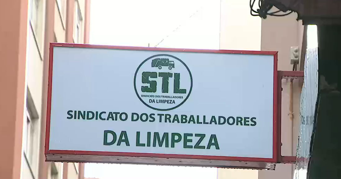 Cartel del STL en A Coruu00f1a en una imagen de la CRTVG