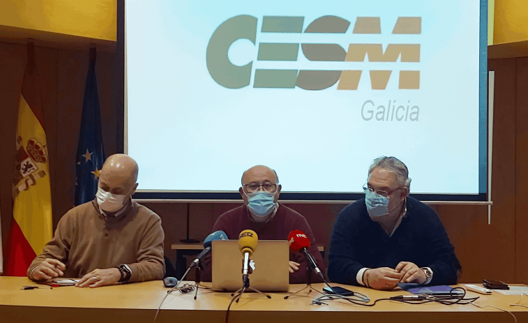 Galicia y otras comunidades planean guardias obligatorias para médicos de hasta 60 años, alertan sindicatos