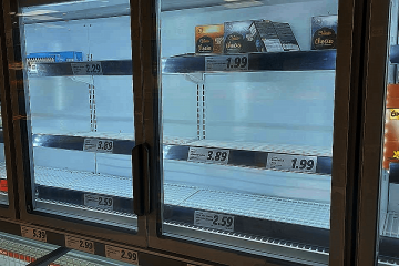 Desabastecimiento en un supermercado Lid en una foto del twitter de @tocadecaruja publicada el 1 de marzo