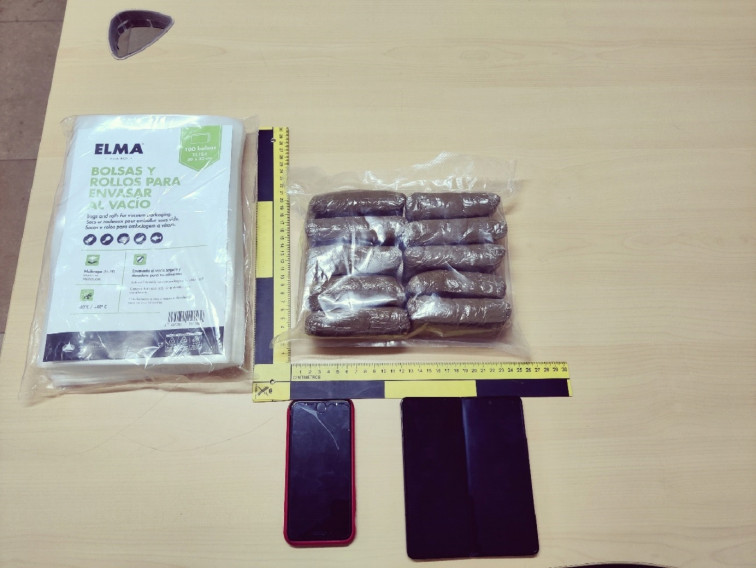 Detienen en Verín a un vecino de Taboadela que viajaba con un kilo de hachís en el coche