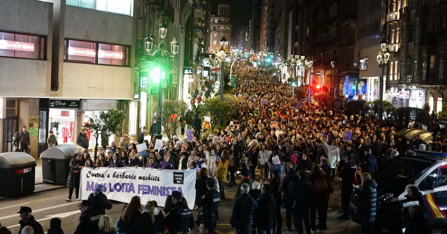 Miles de personas claman en Vigo por la igualdad y piden el fin de la 
