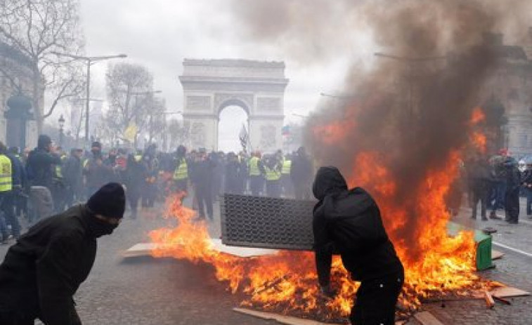 Revolución francesa en las calles de París, Marsella o Lyon para frenar la subida de la edad de jubilación