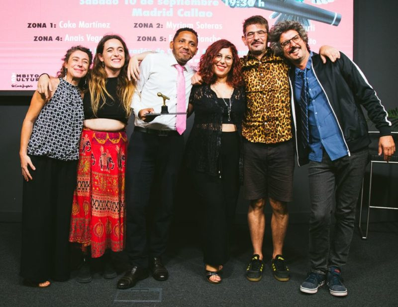 Los seis finalistas del IV Premio Nacional de Poesu00eda Viva #LdeLu00edrica 2022 en una foto de Marina Neira para u00c1mbito Cultural