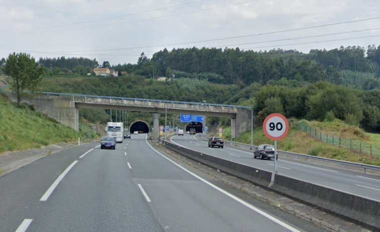 Interceptan en Ferrol a un conductor sin carnet que circulaba a 193 km/h en un tramo limitado a 90