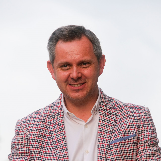 Archivo - El alcalde de Ames, José Miñones, tras el pleno extraordinario y urgente en el que ha renunciado al cargo, en el Ayuntamiento de Ames, A Coruña, Galicia (España), a 29 de marzo de 2021. Miñones ha presentado este lunes su renuncia como regidor d