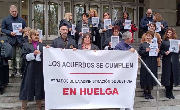 Letrados de justicia gallegos votan apoyar al Comité de Huelga y mantener la huelga hasta la firma del acuerdo