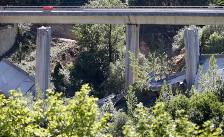 Los viaductos demolidos de la A-6 estarán listos este 2023, promete el director general de Carreteras