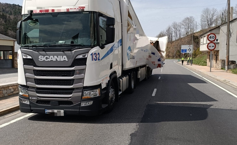 Pedrafita sigue acumulando cortes de tráfico en un vial prioritario para la conexión con Castilla y León