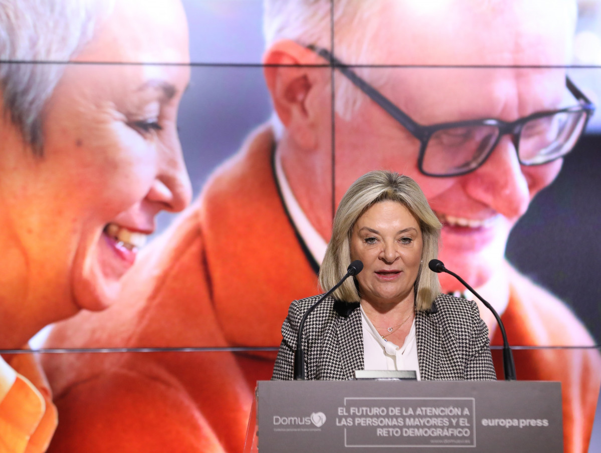 Archivo - La presidenta de DomusVi España, Josefina Fernández, interviene en un encuentro informativo, en el Auditorio Meeting Place de Castellana, a 20 de abril de 2022, en Madrid (España). En el 