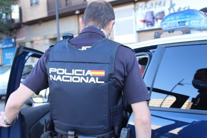 Un policía nacional