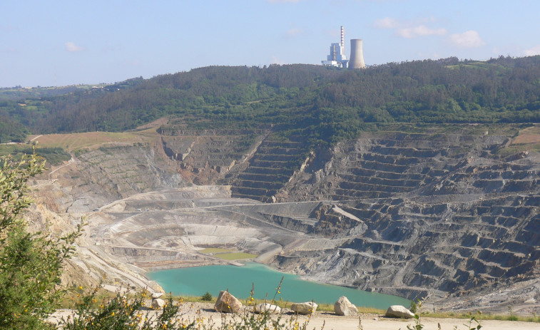 Naturgy planea una central de hidrógeno verde en Meirama, Cerceda, aprovechando el lago de As Encrobas