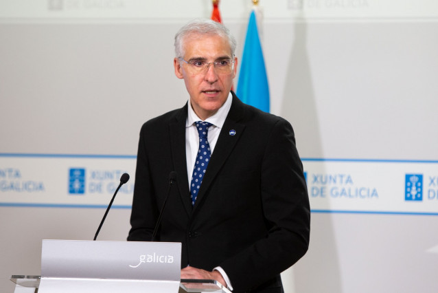 El vicepresidente primeiro e conselleiro de Economía, Industria e Innovación, Francisco Conde, comparece en rueda de prensa tras el Consello de la Xunta