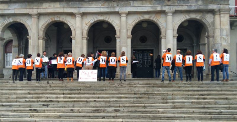 Trabajadores de Servicios Sociales del Concello de Ferrol denuncian sobrecargas de trabajo