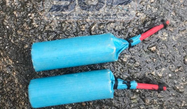 Petardos incautados a bateeiros en una foto del SUP