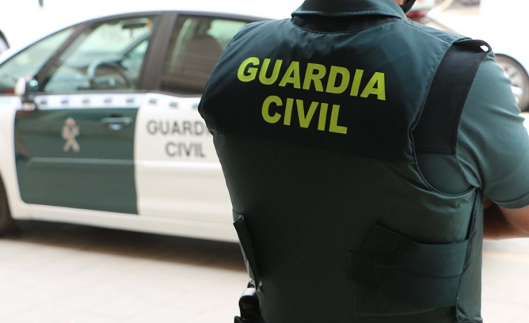Guardia Civil fuera de servicio salva a una mujer perseguida por su marido en Salcedo, Pontevedra