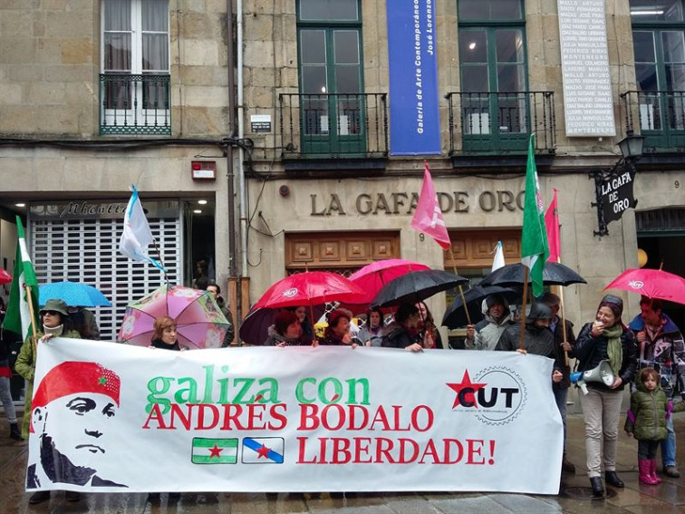 Una veintena de personas pide el indulto de Andrés Bódalo en Santiago