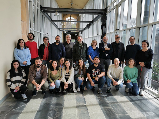 Foto de familia de los participantes en el 'workshop' del proyecto G-Bike, en la Facultad de Biología del campus de Vigo.