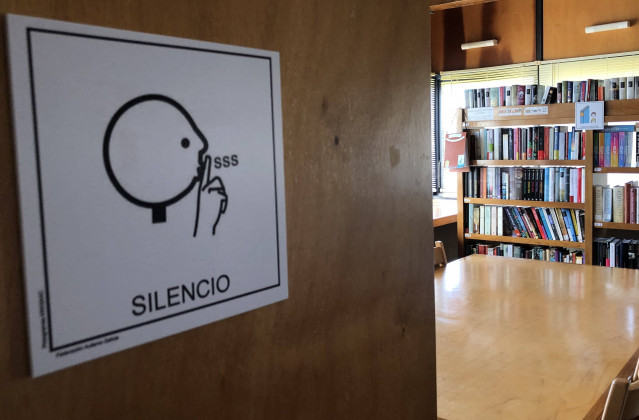 Pictogramas en una biblioteca.