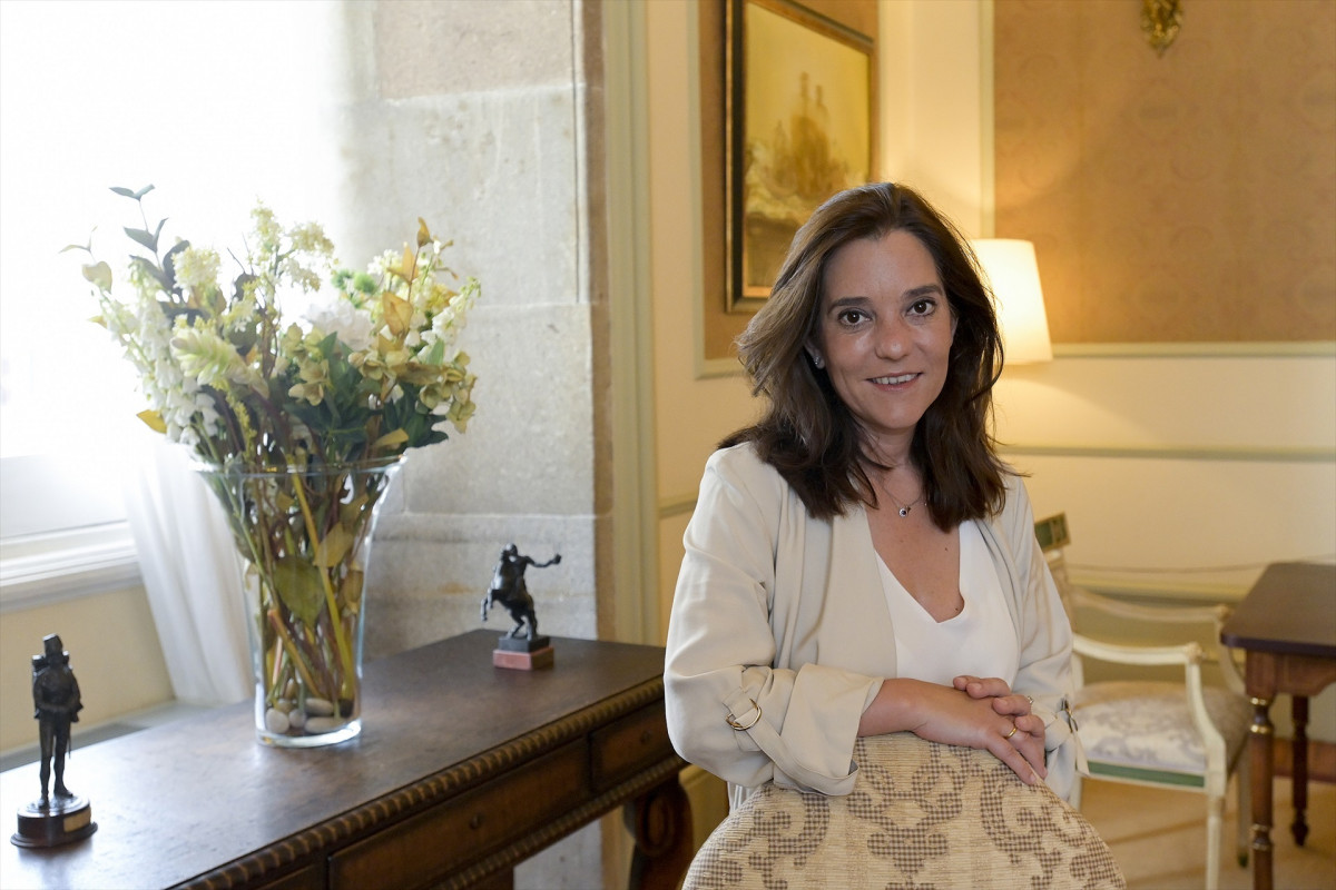 Inu00e9s Rey en su despacho en una foto de M Dylan