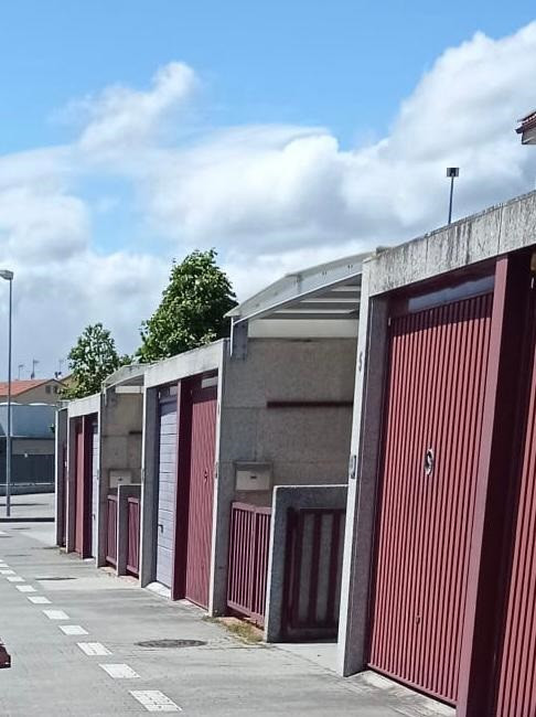 Archivo - Foto de archivo de viviendas unifamiliares.