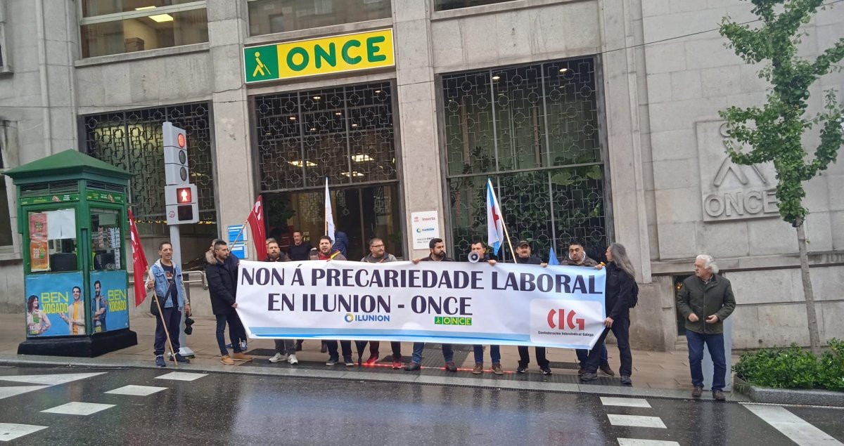 22 11 17 Protesta Ilunion ONCE Vigo 01 b963502e