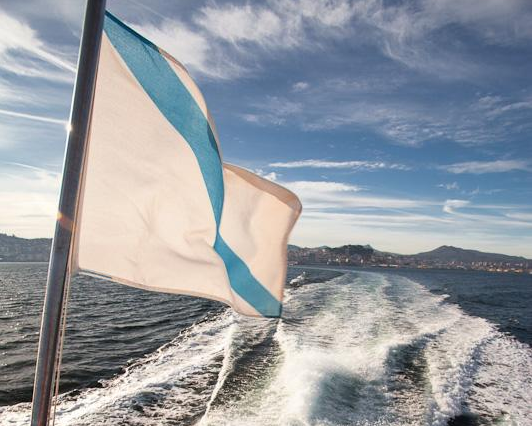 Un mariñeiro enfróntase a unha multa por izar a bandeira galega