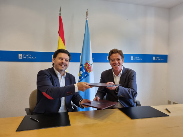 El secretario xeral da Emigración se reúne con el representante de la Fundación Ronsel.