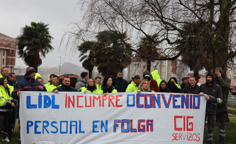Suspendida temporalmente la huelga de los trabajadores del centro de Lidl en Narón tras tres meses de paro