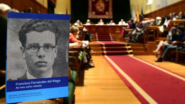 Acto de la USC en homenaje a Francisco Fernández del Riego.