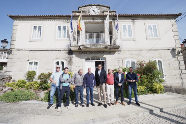 El delegado del Gobierno en Galicia, José Ramón Gómez Besteiro, visita el ayuntamiento de Melón (Ourense)