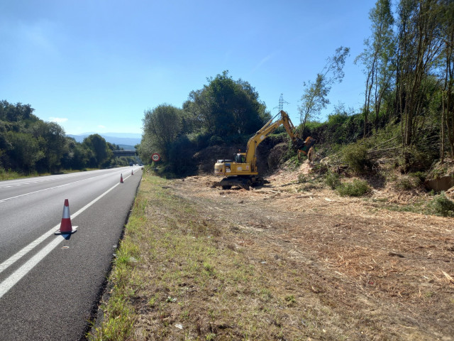 Desbroce de márgenes de carreteras