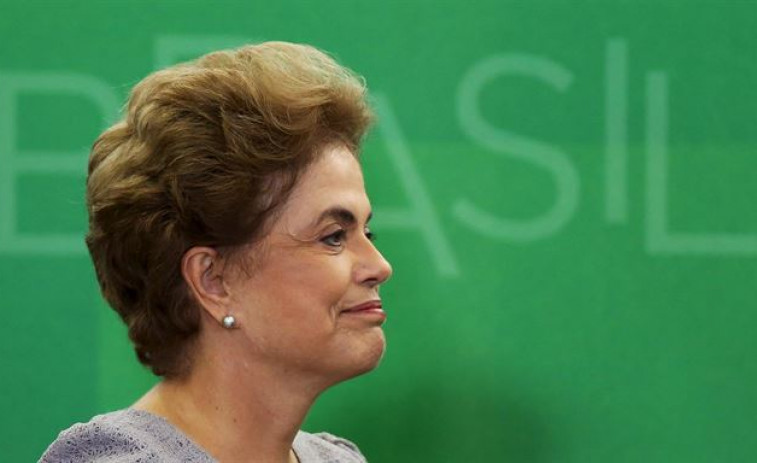 Brasileiros en Galicia maniféstanse en apoio a Dilma Rousseff
