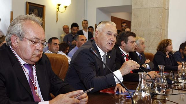 Archivada la imputación al alcalde de Becerreá