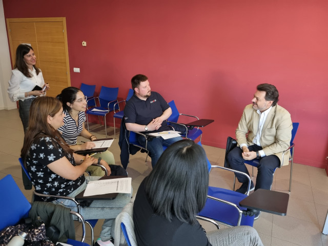 Antonio Rodríguez Miranda visita la actividad formativa de Ronsel.