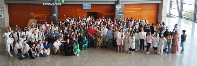 El área sanitaria de Ferrol da la bienvenida a los 43 nuevos residentes de Medicina y Enfermería.