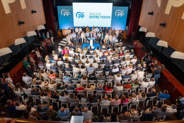 Mitin del PP de Santiago, en la Sala Capitol.
