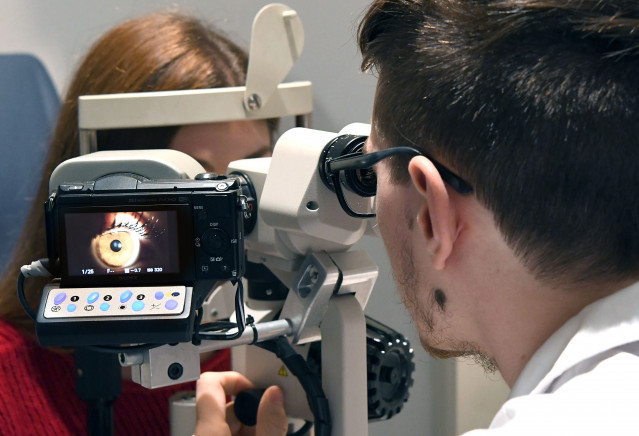 Archivo - Prácticas Óptica y Optometría