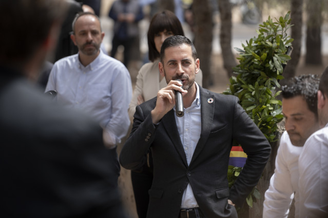 Archivo - El secretario general del PSPV-PSOE de la provincia de València y vicepresidente de la Diputación, Carlos Fernández Bielsa, interviene durante un acto de conmemoración del Día de la República en el 'Paredón de España', a 14 de abril de 2023, en
